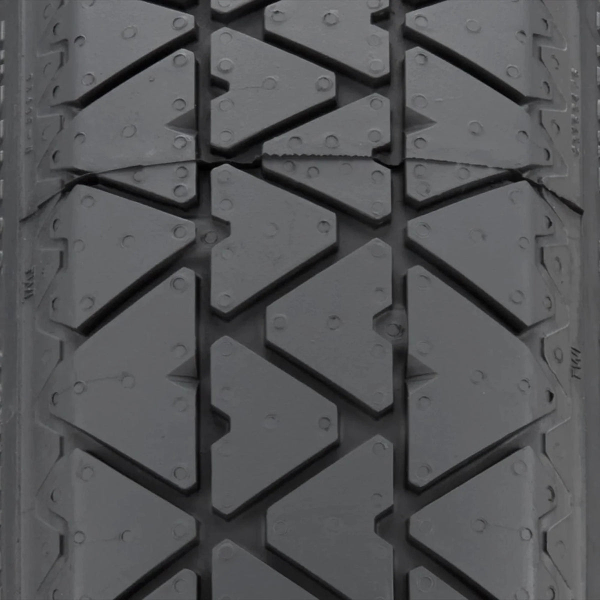 135/90R17 104M Spare Tire F694921
