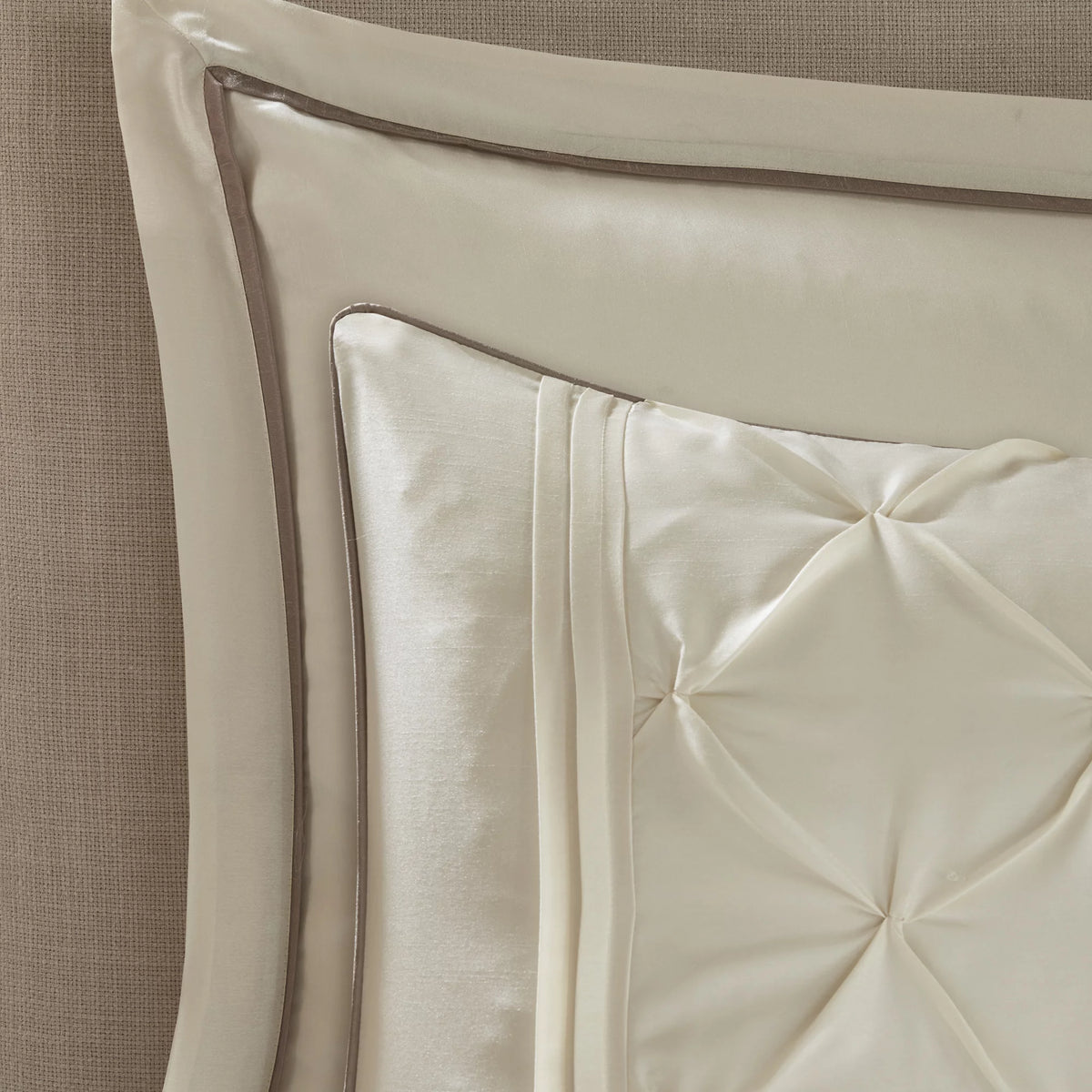 24 Piece King Ivory Comforter Set with Sheets H7224