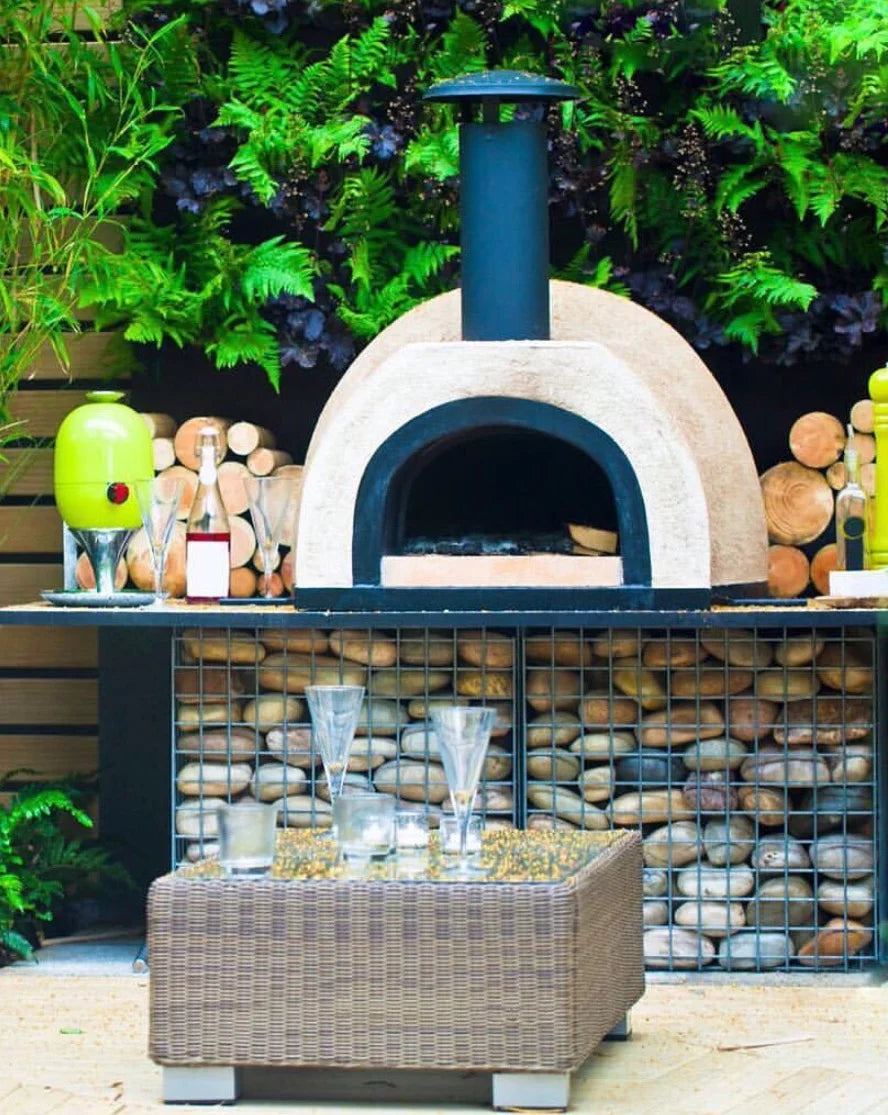 Outdoor Wood Fired Pizza Oven with Black Flue E83810