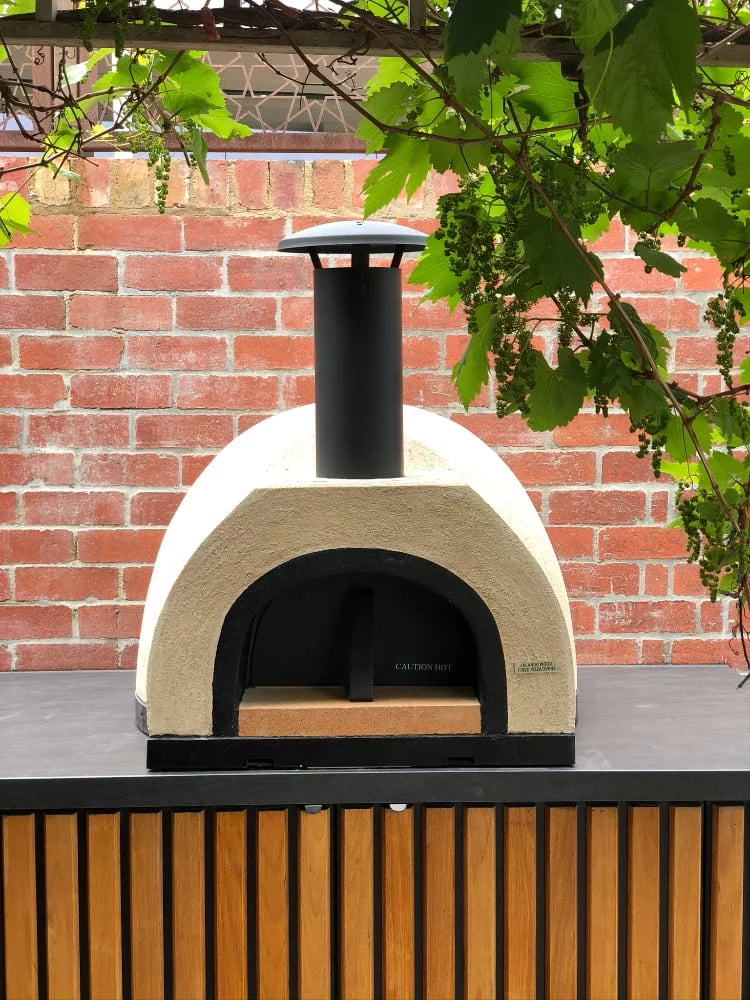 Outdoor Wood Fired Pizza Oven with Black Flue E83810