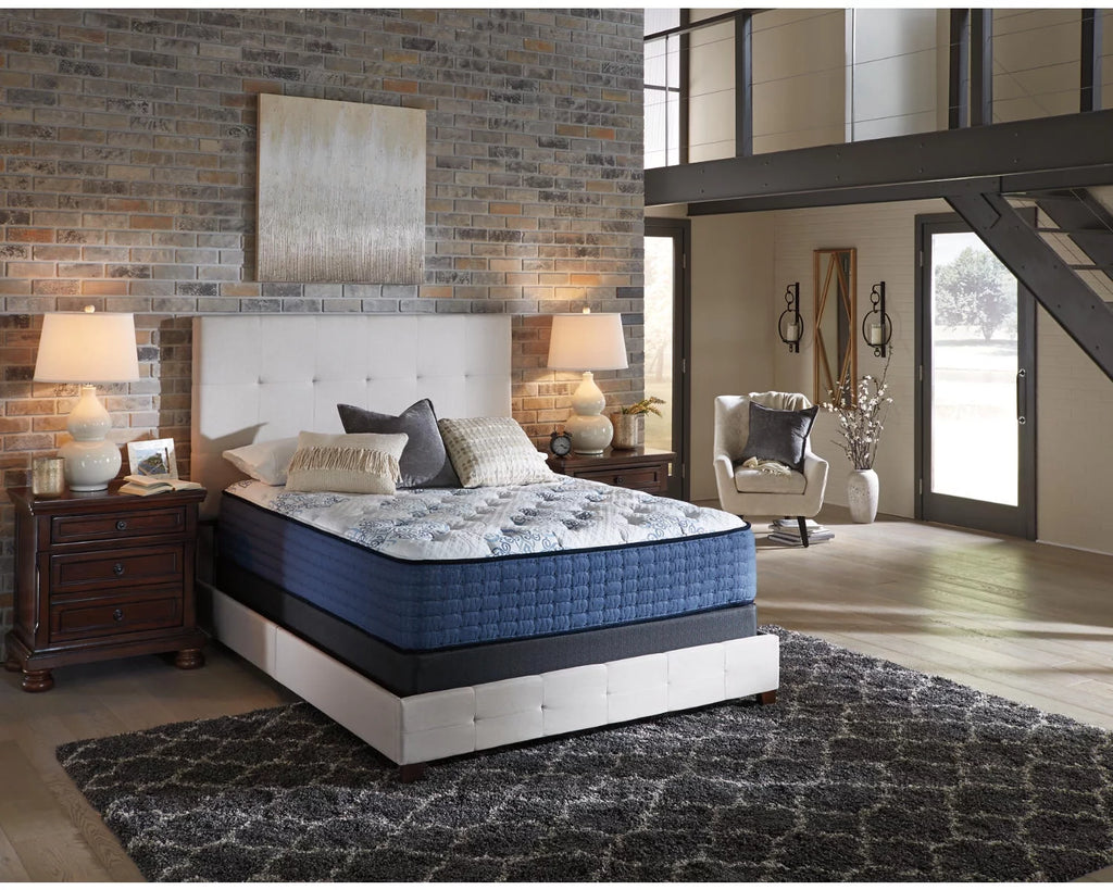 Twin White Firm Mattress L835