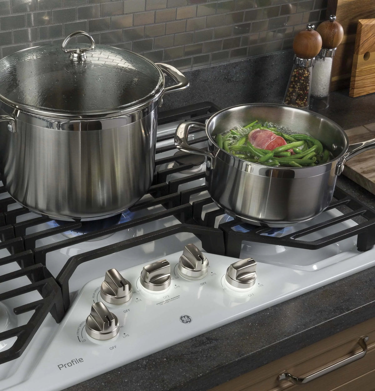 30 Inch Gas Sealed Burner Cooktop White R40688