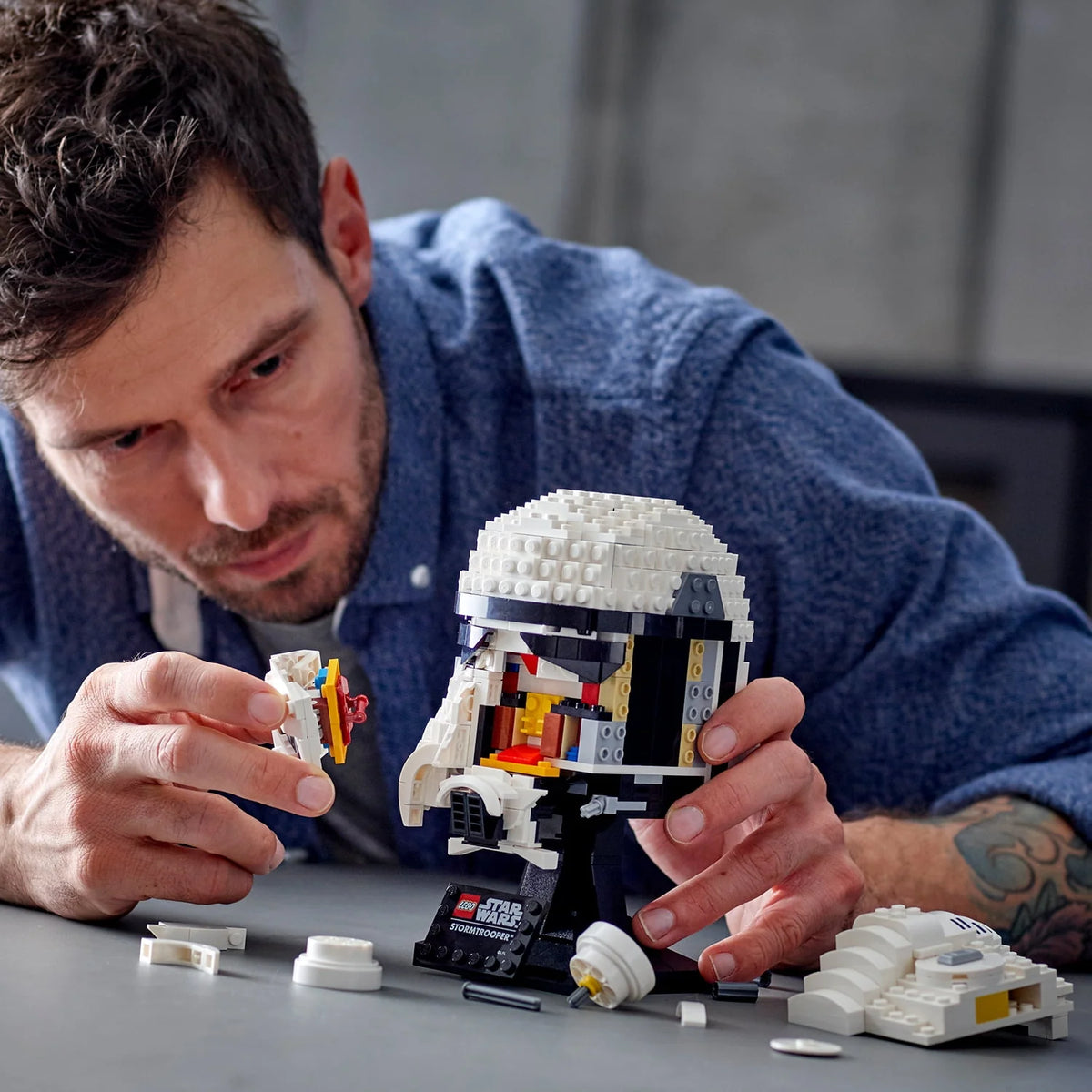 647 Pieces Star Wars Building Kit V975336