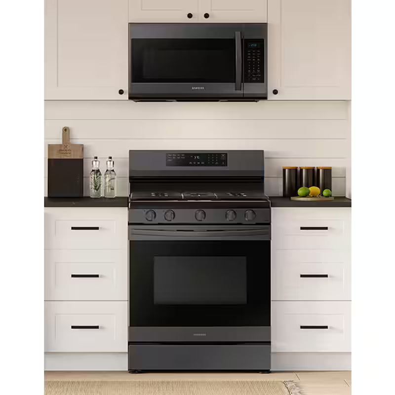 6 cu. ft. Wi-Fi Convection Gas Range with AirFry in Black Stainless Steel O376