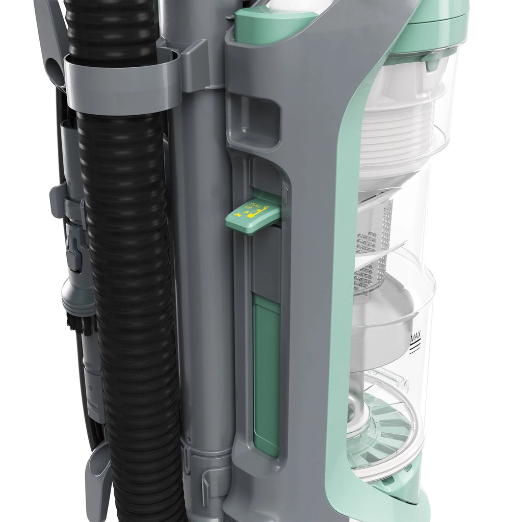 Bagless Upright Vacuum C774