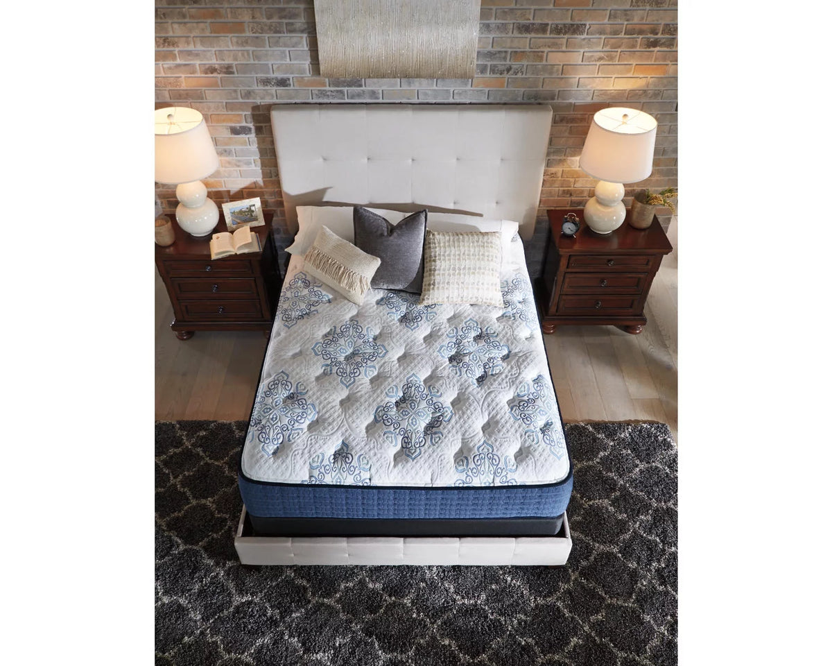 Twin White Firm Mattress L835