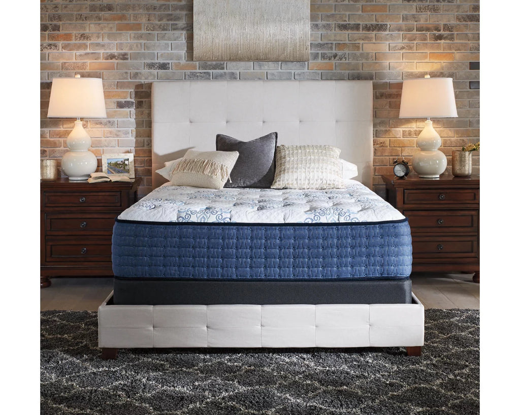 Twin White Firm Mattress L835