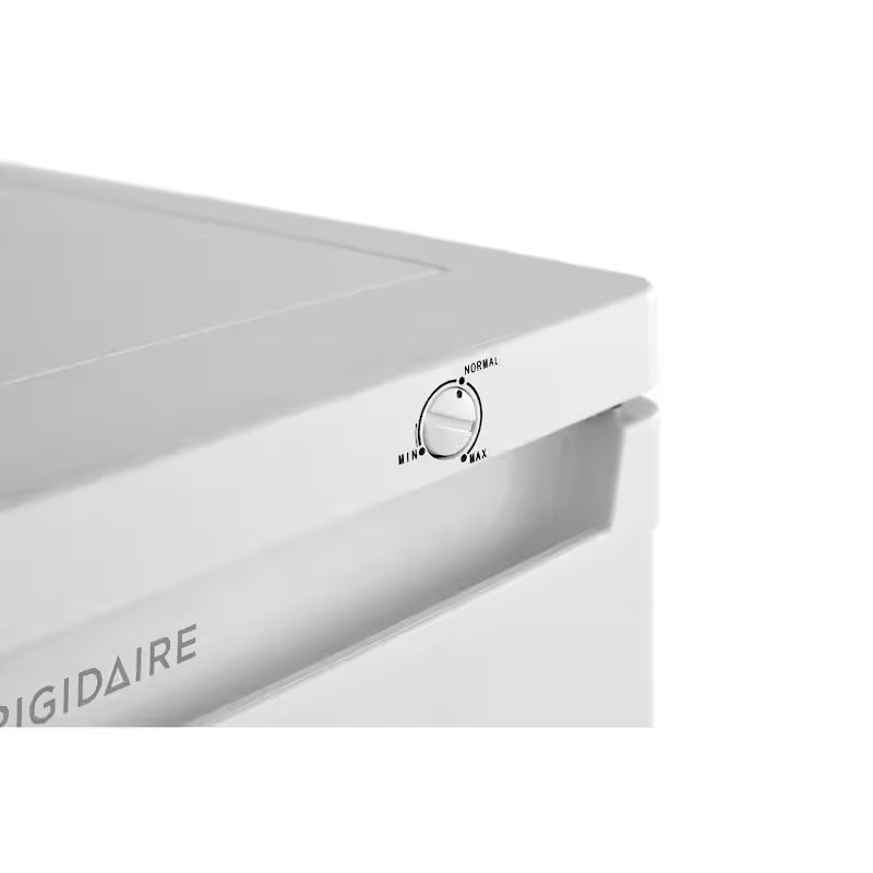 6 cu. Ft. Upright Freezer C946