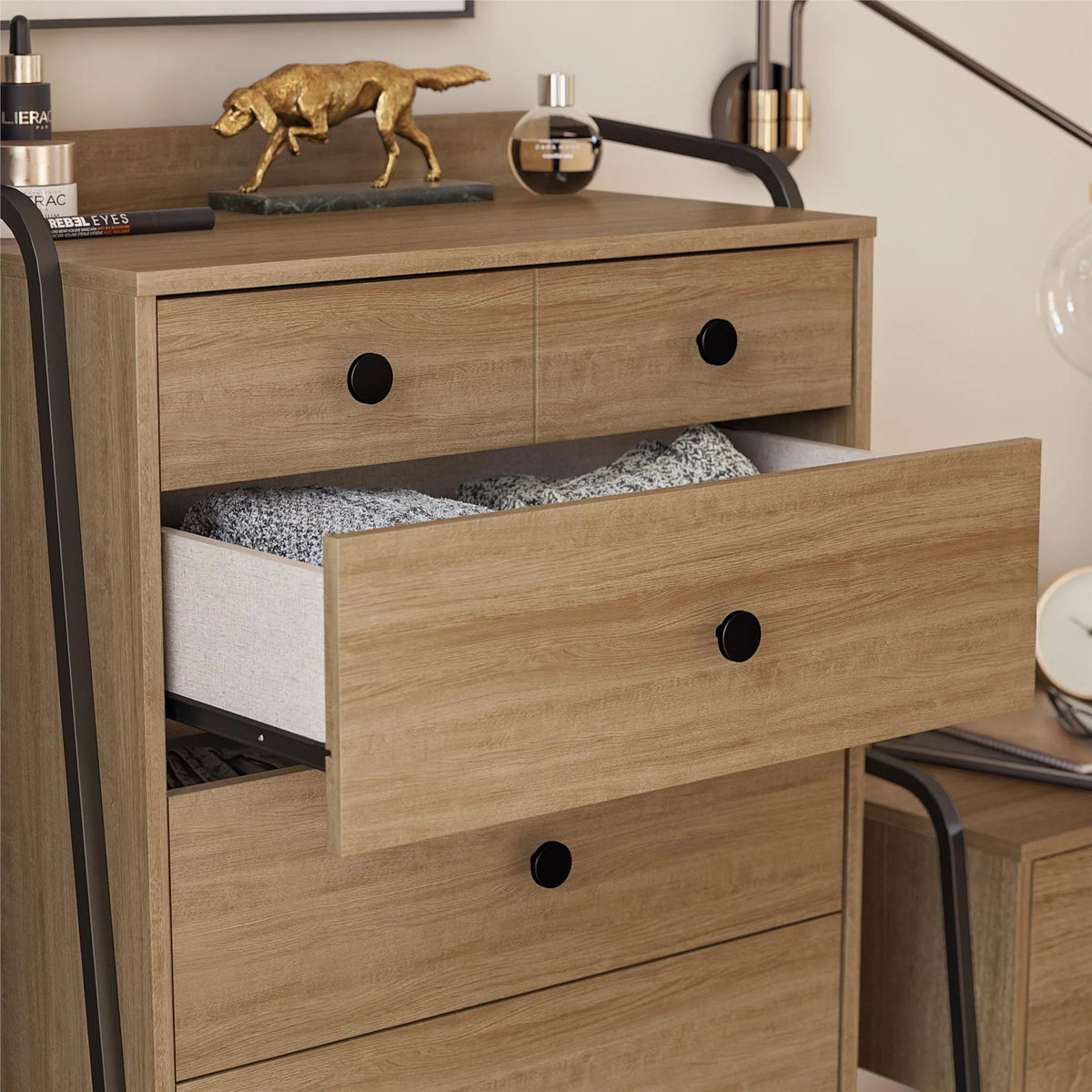 5 Drawer Dresser Y393619